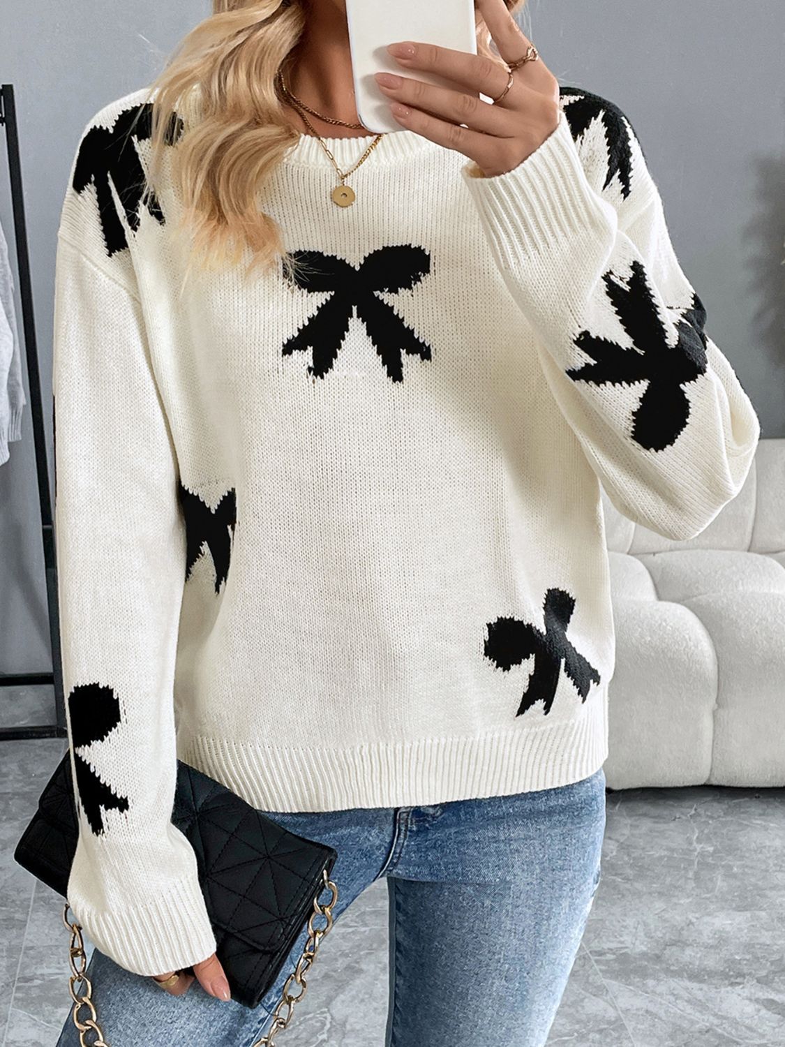 Perfect Bow Graphic Sweater