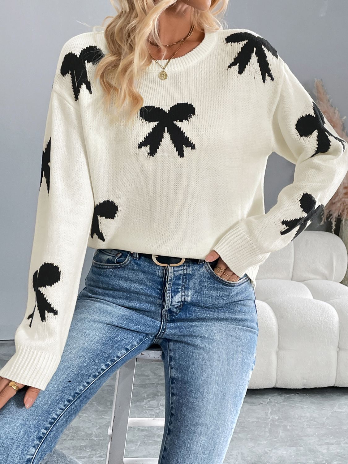 Perfect Bow Graphic Sweater